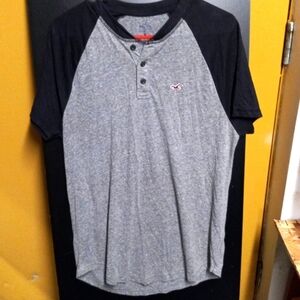 Hollister gray and black Mens Large shirt